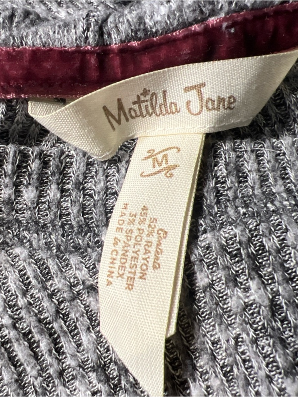 Matilda Jane Medium Gray Heathered Pullover Long Sleeve Open Back Top - Picture 4 of 4